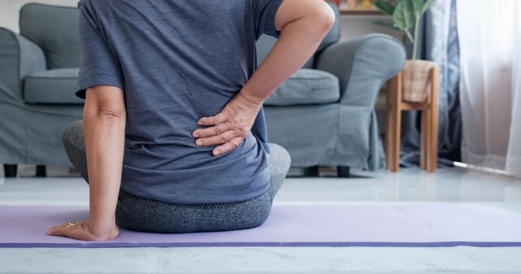 11 Best ways of treatment of back pain. कमर दर्द के इलाज के 11 बेहतरीन उपाय।